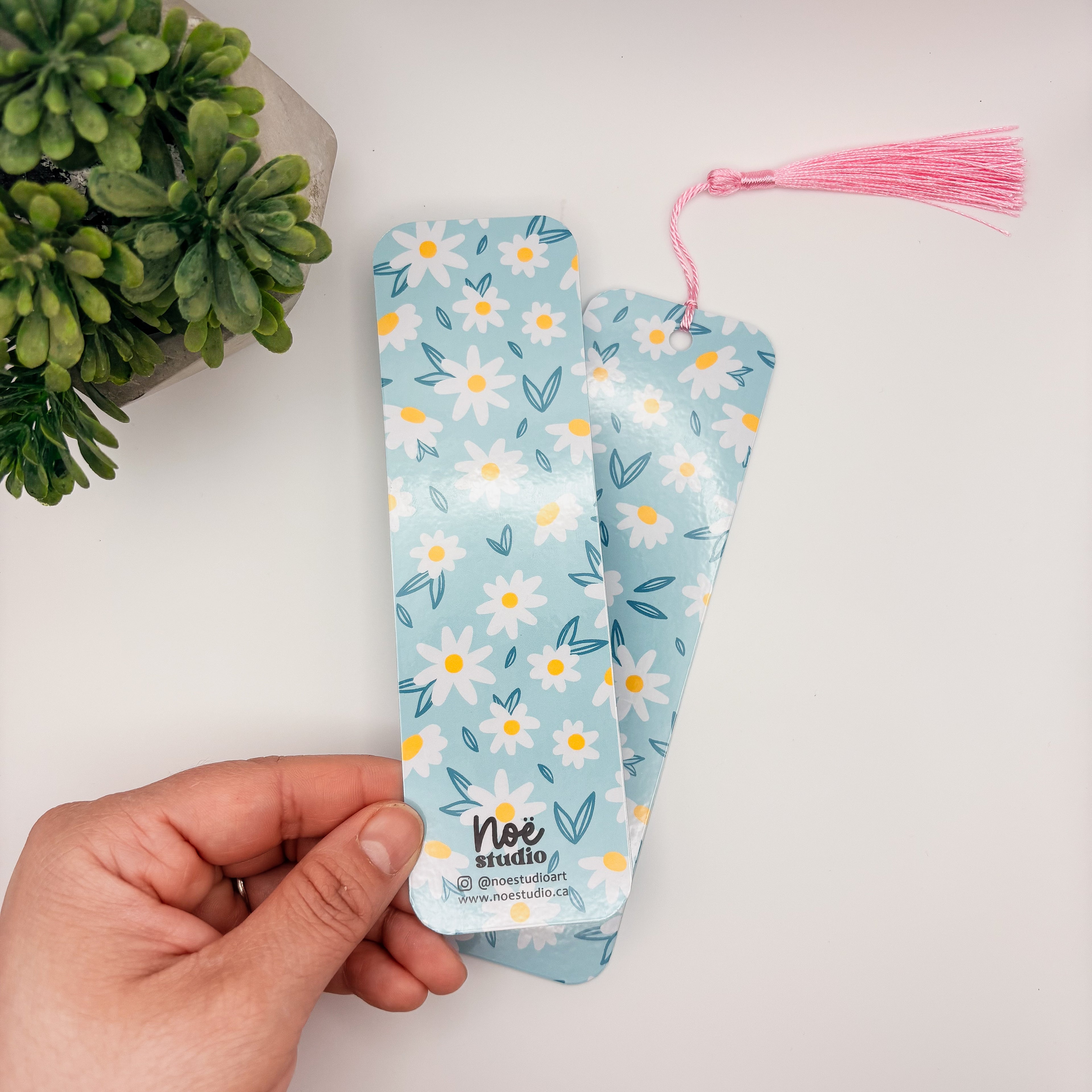 Daisies Bookmark