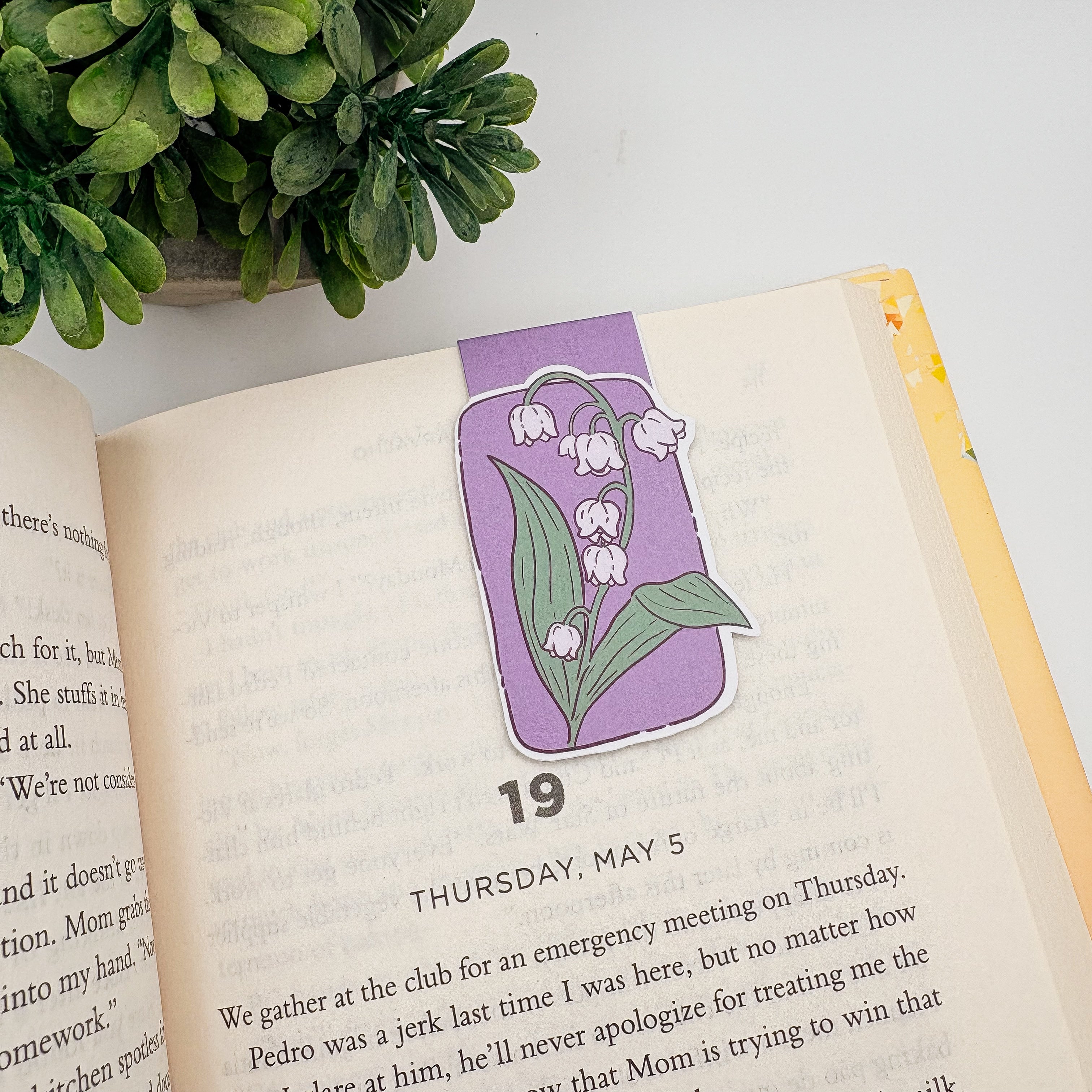 Lily Magnetic Bookmark