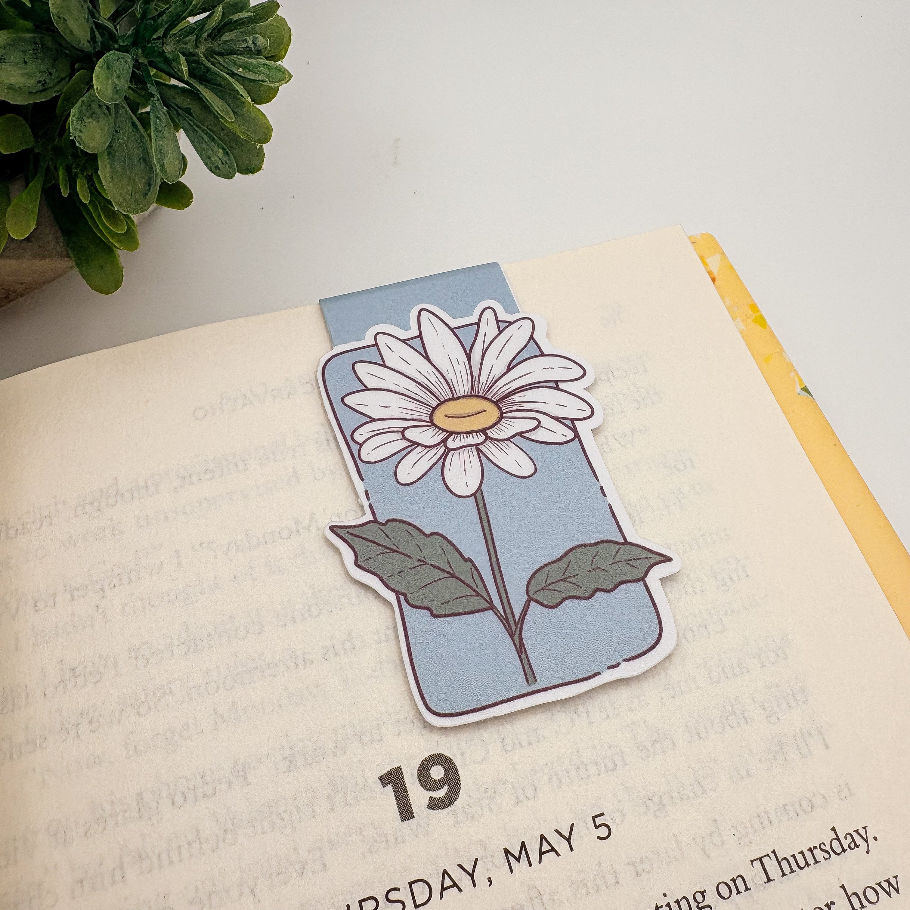 Daisy Magnetic Bookmark